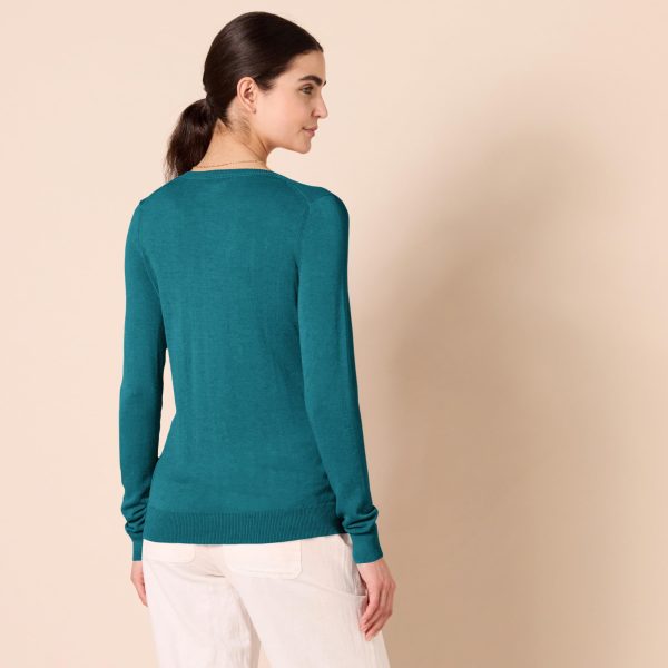 71aNNo0QUSL.jpg Women's Classic-Fit Lightweight Long-Sleeve V-Neck Sweater (Available in Plus Size)